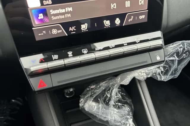 Renault Captur (2026) thumbnail 18