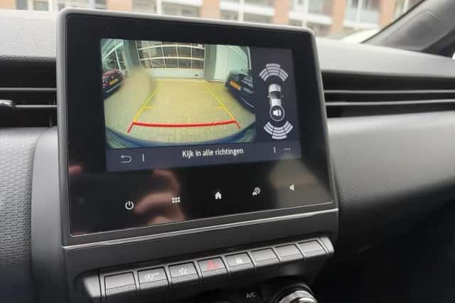 Renault Clio (2021) thumbnail 23