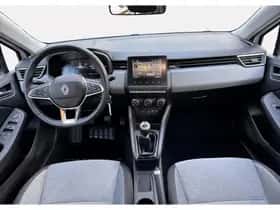 Renault Clio (2024) thumbnail 16