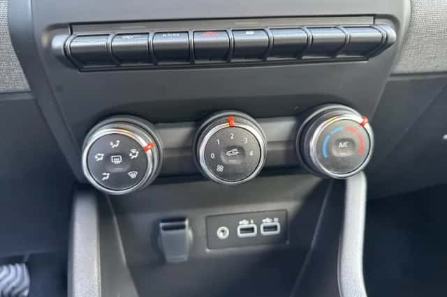 Renault Clio (2024) thumbnail 18