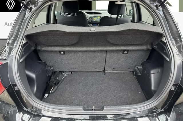 Toyota Yaris (2019) thumbnail 12