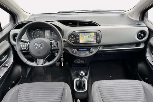 Toyota Yaris (2019) thumbnail 13