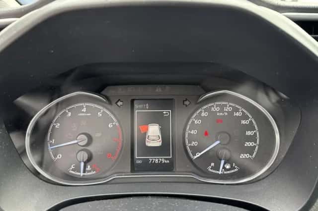 Toyota Yaris (2019) thumbnail 17