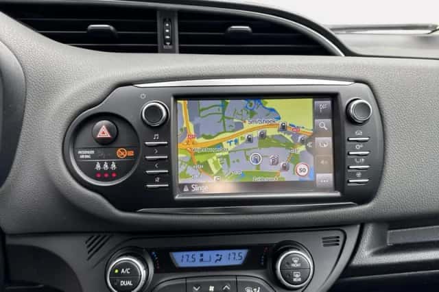 Toyota Yaris (2019) thumbnail 18