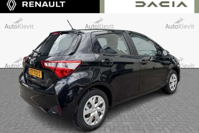 Toyota Yaris (2019) thumbnail 5