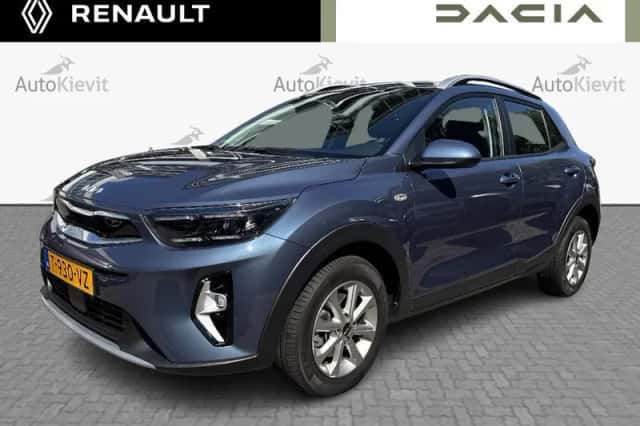 Kia Stonic (2023) thumbnail 1