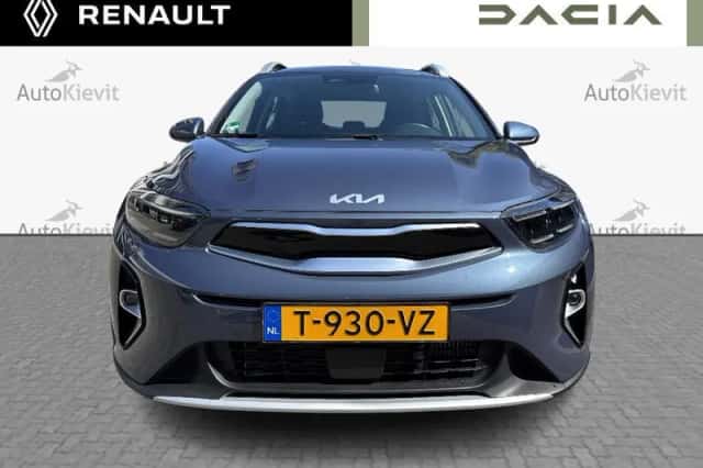 Kia Stonic (2023) thumbnail 2