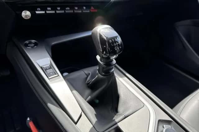 Peugeot 308 (2023) thumbnail 14