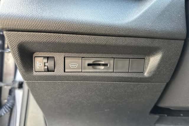 Peugeot 308 (2023) thumbnail 21
