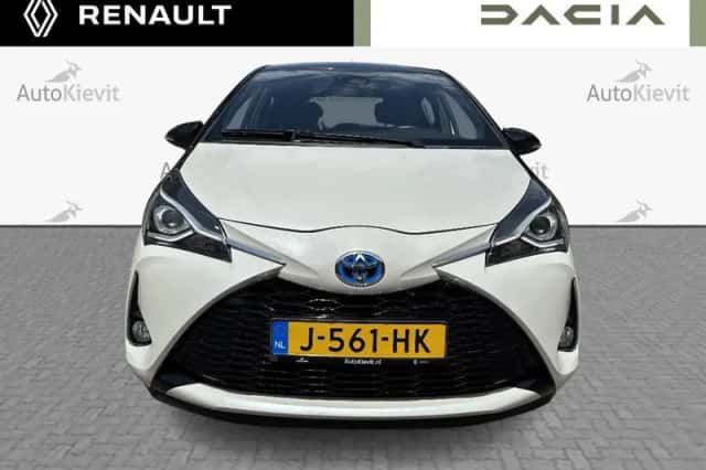 Toyota Yaris (2018) thumbnail 2