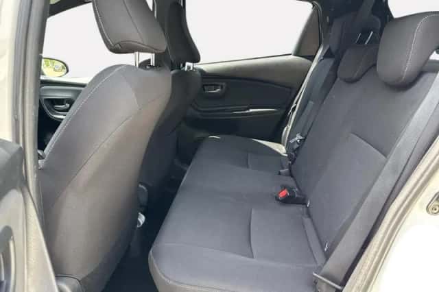 Toyota Yaris (2018) thumbnail 13