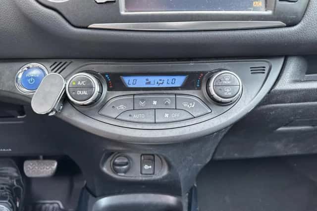 Toyota Yaris (2018) thumbnail 18
