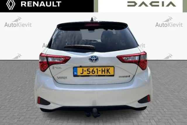 Toyota Yaris (2018) thumbnail 8