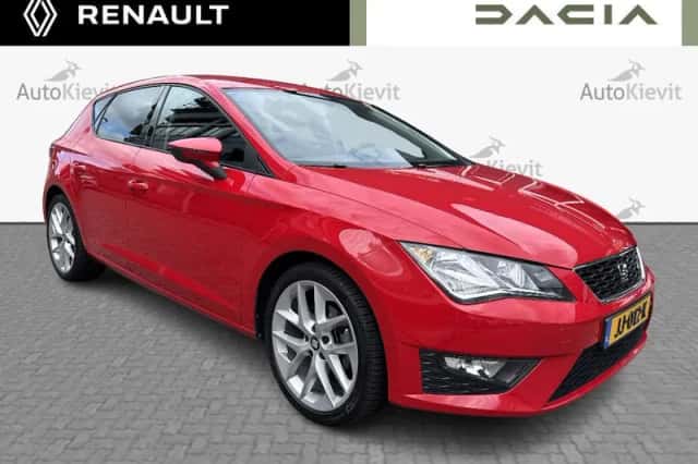 SEAT Leon (2015) thumbnail 3