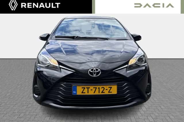 Toyota Yaris (2019) thumbnail 2