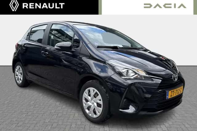 Toyota Yaris (2019) thumbnail 3