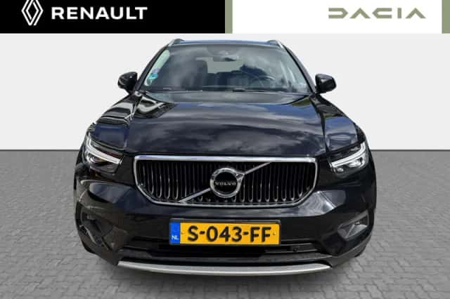 Volvo XC40 (2019) thumbnail 2