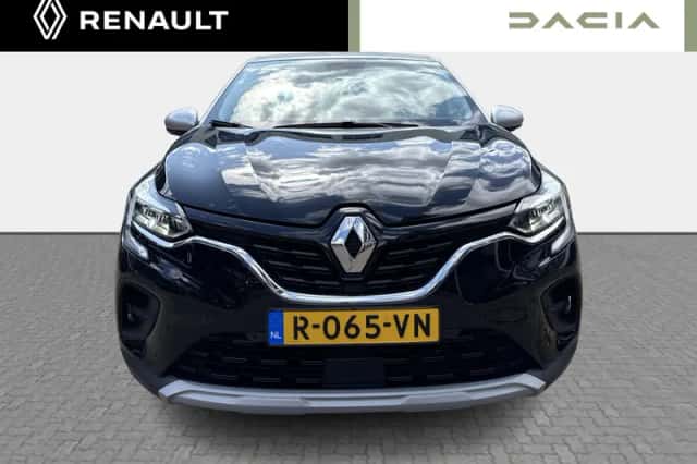 Renault Captur (2022) thumbnail 2