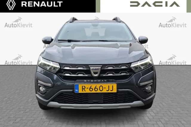Dacia Sandero Stepway (2022) thumbnail 2