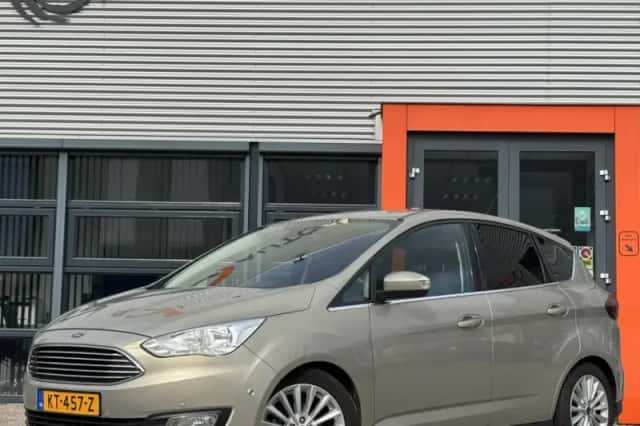 Ford C-Max (2016) thumbnail 1