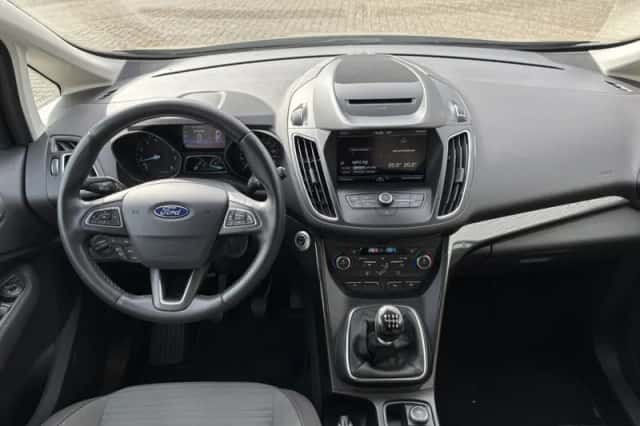 Ford C-Max (2016) thumbnail 3