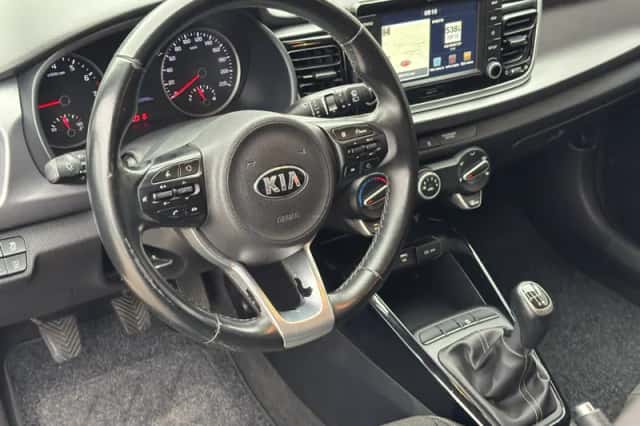 Kia Rio (2017) thumbnail 5