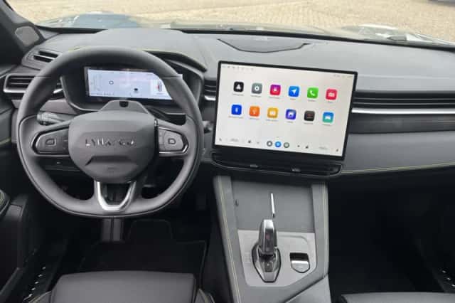 Lynk & Co 01 (2025) thumbnail 3