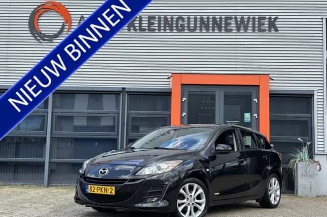 Mazda 3 (2011) thumbnail 2