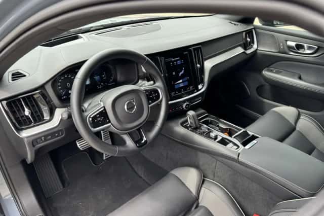 Volvo V60 (2022) thumbnail 5