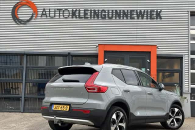 Volvo XC40 (2024) thumbnail 3