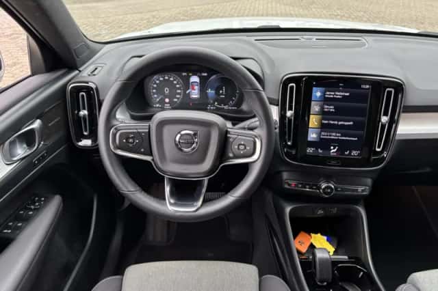 Volvo XC40 (2022) thumbnail 5
