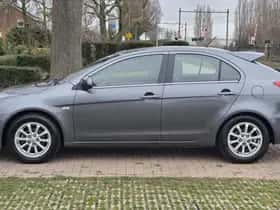 Mitsubishi Lancer (2012) thumbnail 8