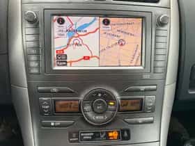 Toyota Auris (2010) thumbnail 10