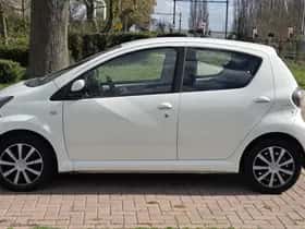 Toyota Aygo (2012) thumbnail 4