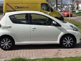 Toyota Aygo (2012) thumbnail 6