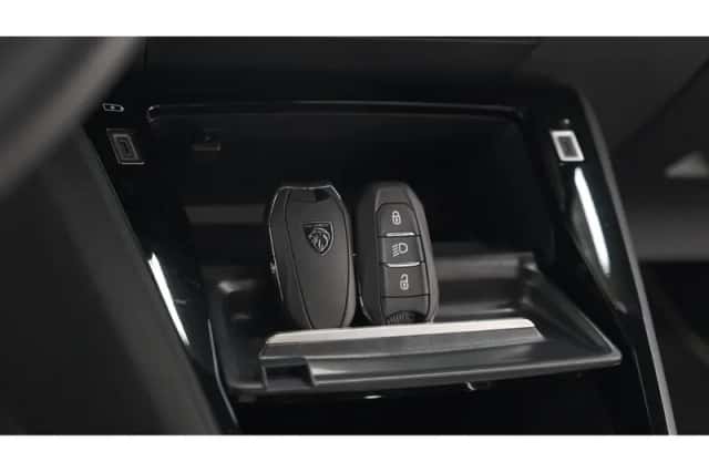 Peugeot 2008 (2024) thumbnail 13