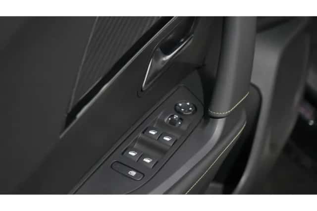 Peugeot 2008 (2024) thumbnail 25