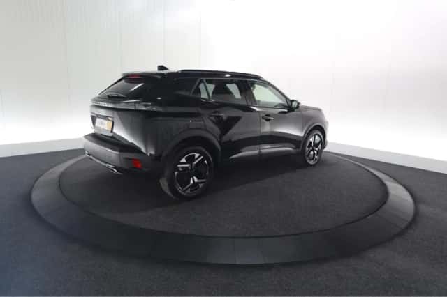 Peugeot 2008 (2024) thumbnail 5