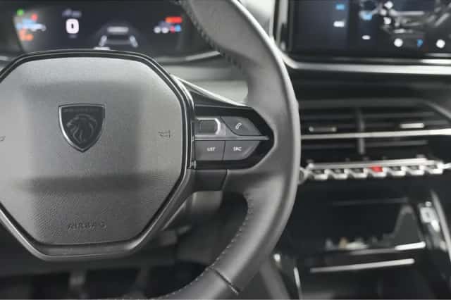 Peugeot 2008 (2024) thumbnail 33