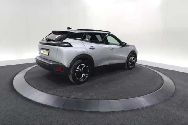 Peugeot 2008 (2024) thumbnail 5