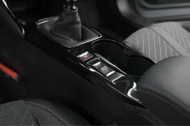Peugeot 2008 (2024) thumbnail 41