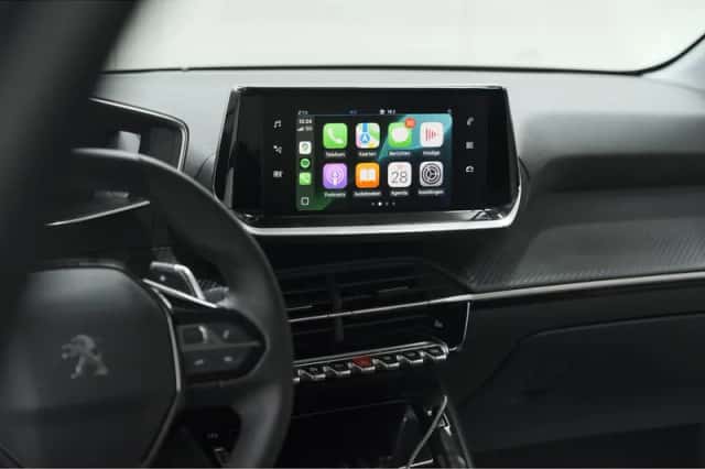 Peugeot 208 (2023) thumbnail 3