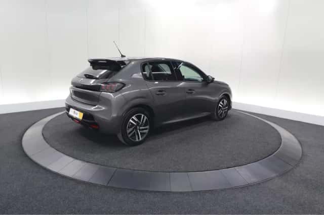 Peugeot 208 (2023) thumbnail 5