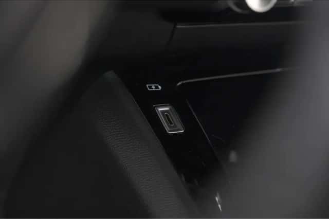 Peugeot 208 (2023) thumbnail 43