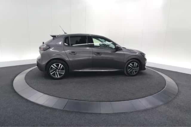 Peugeot 208 (2023) thumbnail 9