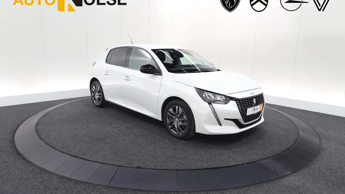 Peugeot 208 (2022) — foto 1