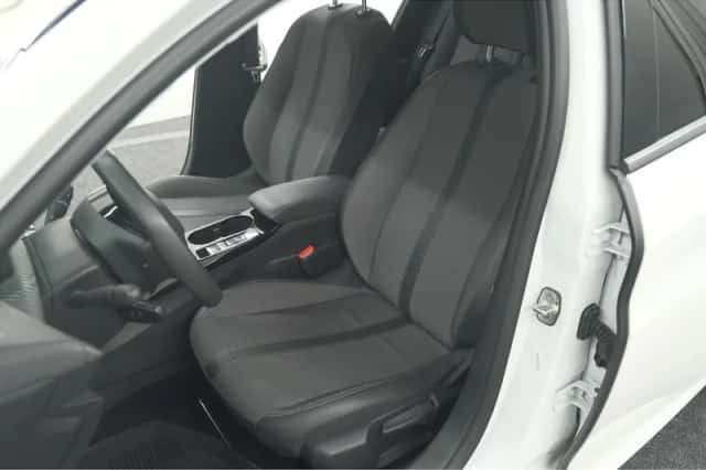 Peugeot 208 (2022) thumbnail 23