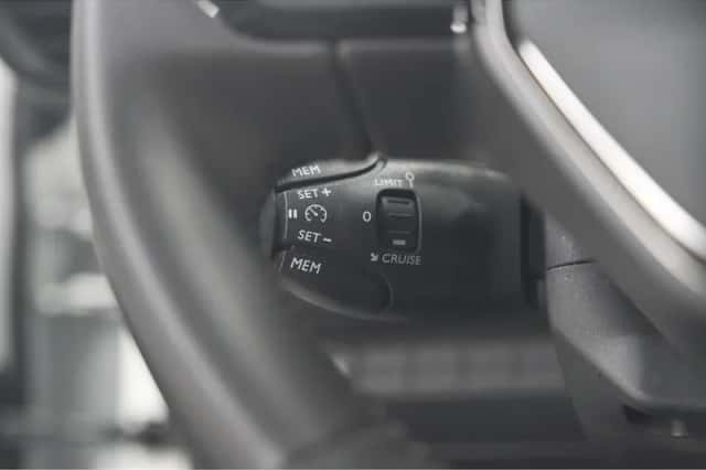 Peugeot 208 (2022) thumbnail 32