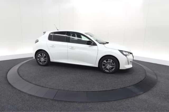 Peugeot 208 (2022) thumbnail 8