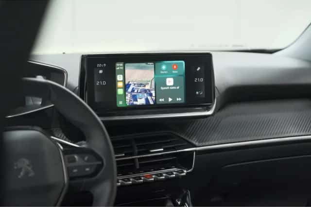 Peugeot 2008 (2021) thumbnail 3